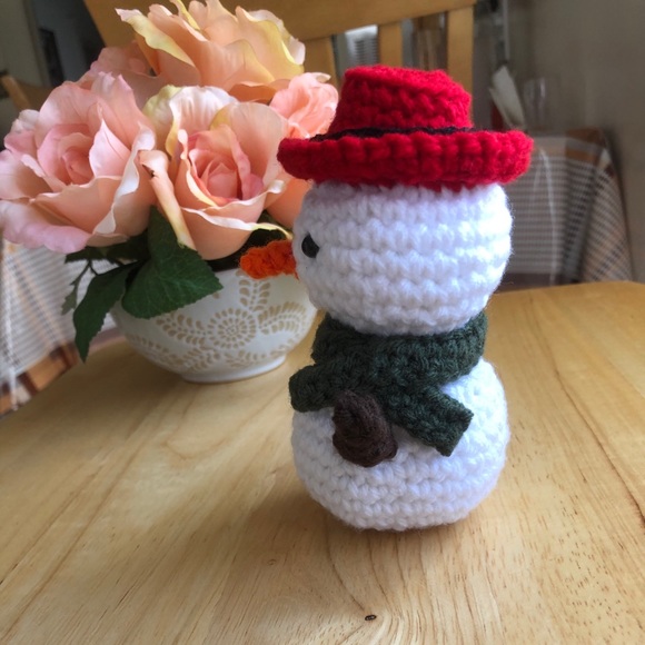 Crochet Amigurumi Snowman - Picture 4 of 7